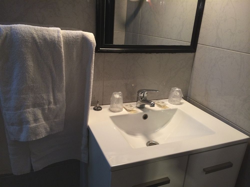 HIPOTEL VOLTAIRE HOTEL photo 1