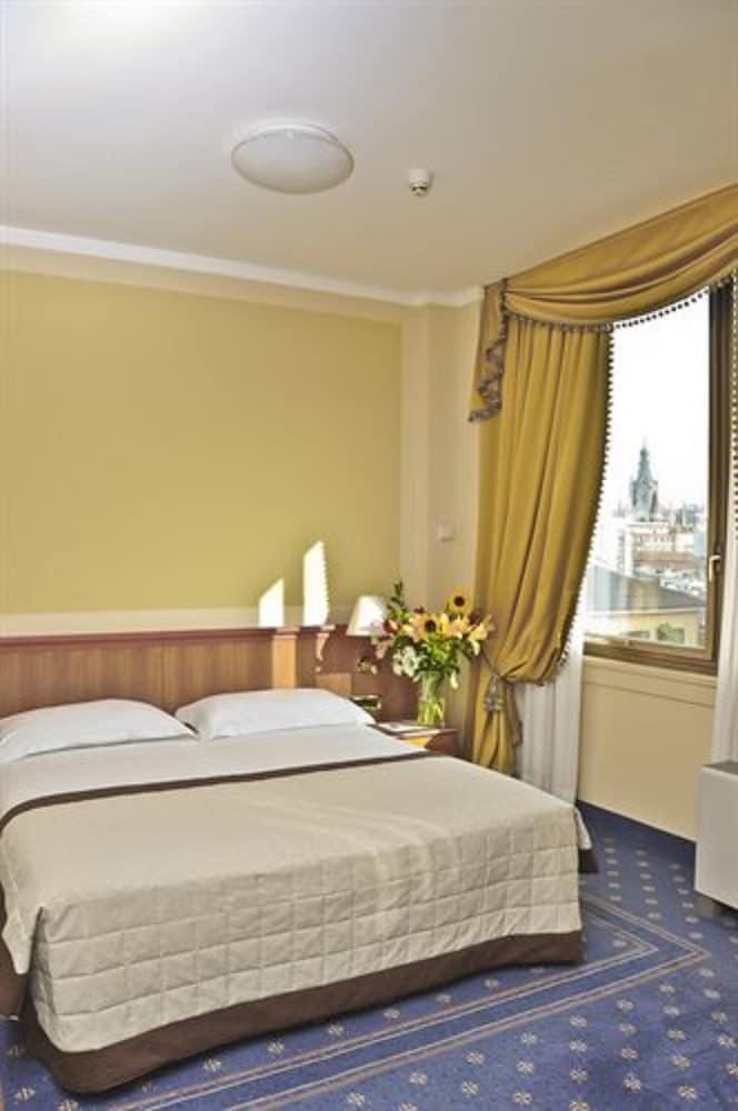LLOYD HOTEL MILAN