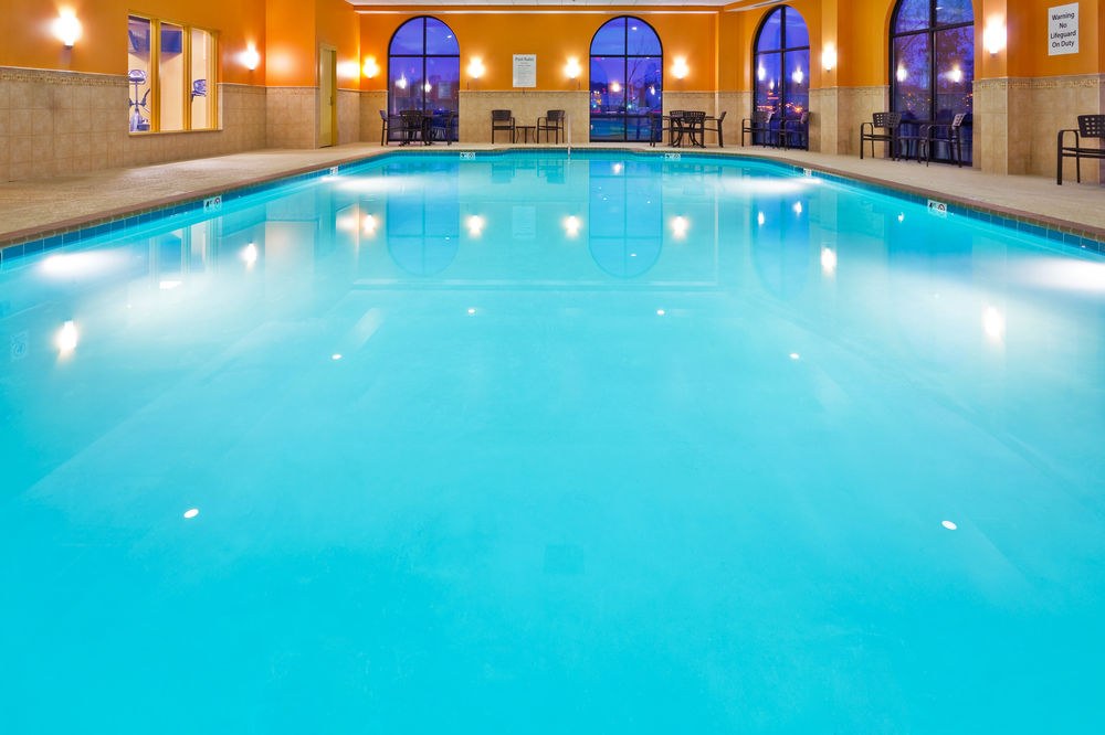 HOLIDAY INN EXPRESS & SUITES OPRYLAND photo 1