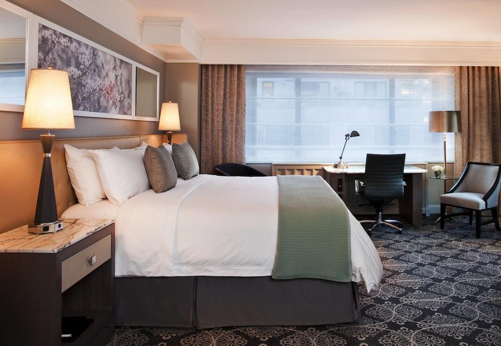 LOEWS REGENCY photo 3