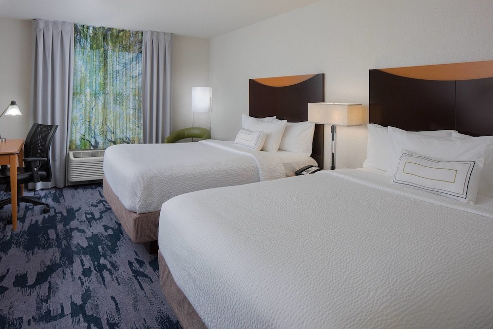 FAIRFIELD INN & SUITES- ORLAND photo 3