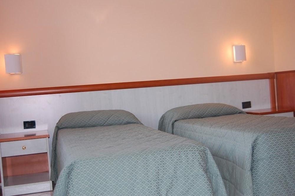 HOTEL LAURENCE photo 4