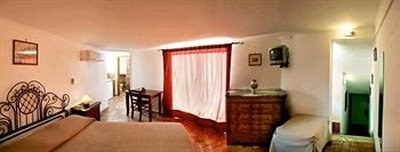 SORRENTO TOWN SUITES photo 3