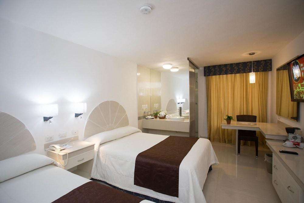 Hotel Plaza Caribe photo 2