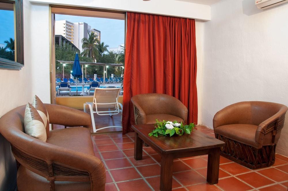 Hotel Costa Club Punta Arena photo 3