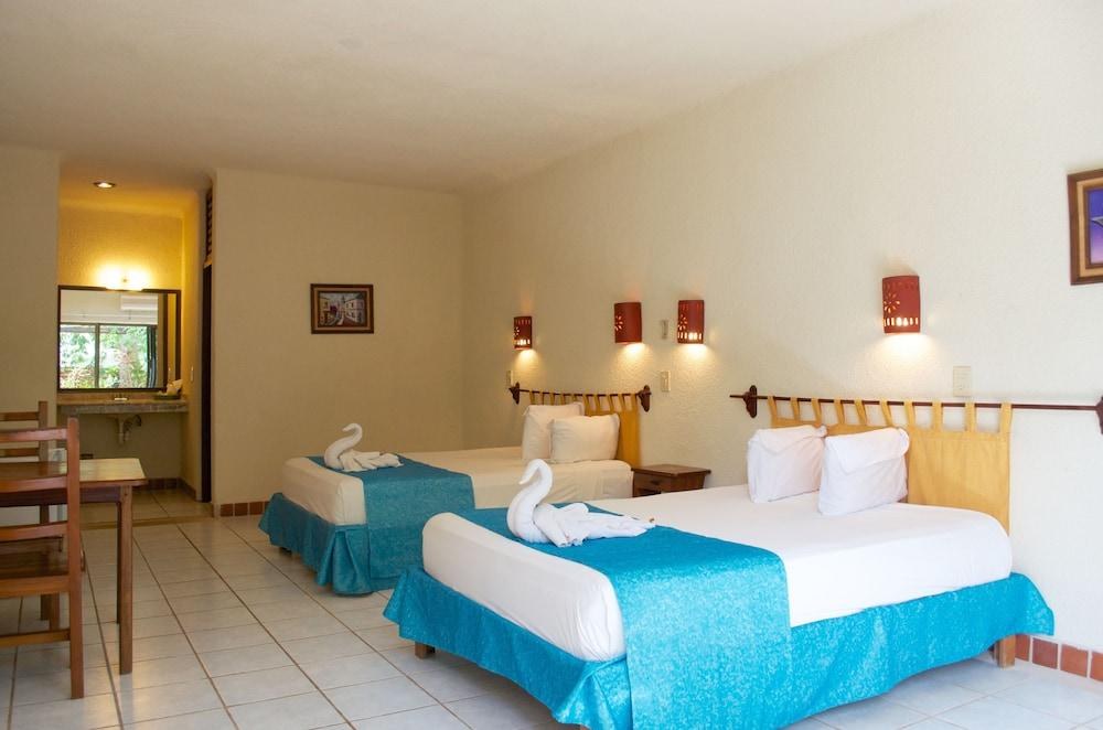 Pelicano Inn Playa del Carmen - Beachfront Hotel photo 2