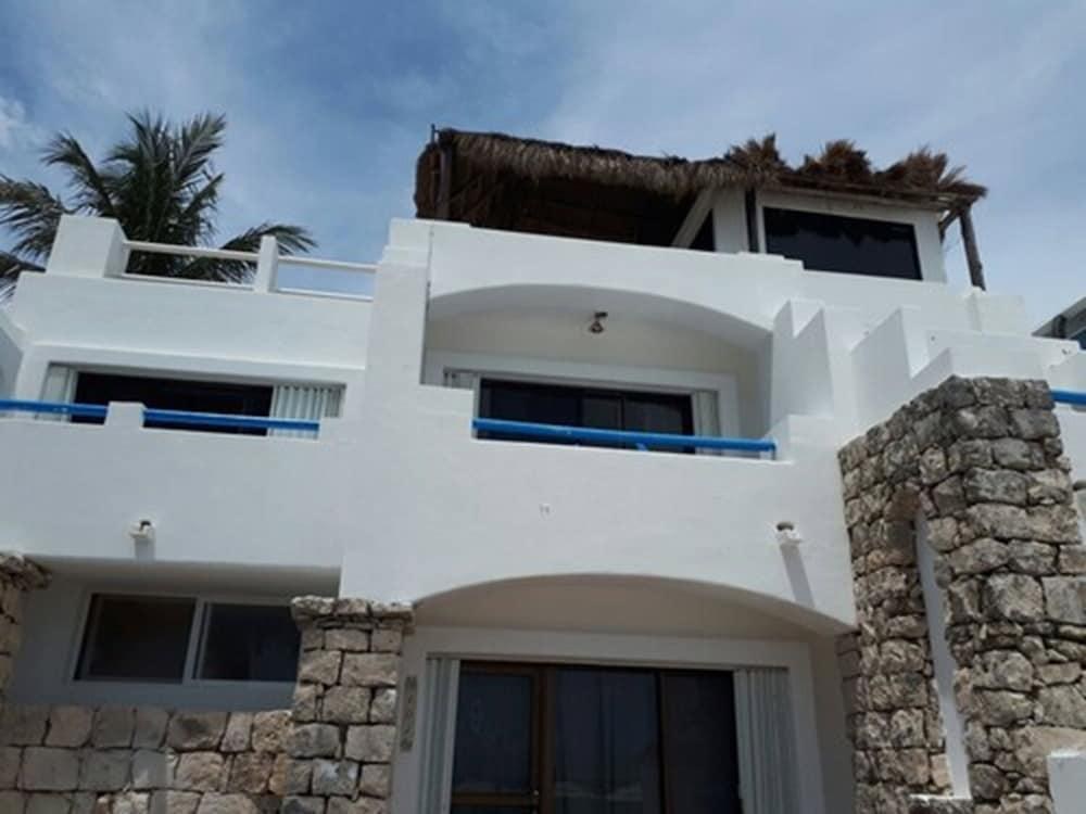 Pelicano Inn Playa del Carmen - Beachfront Hotel photo 3