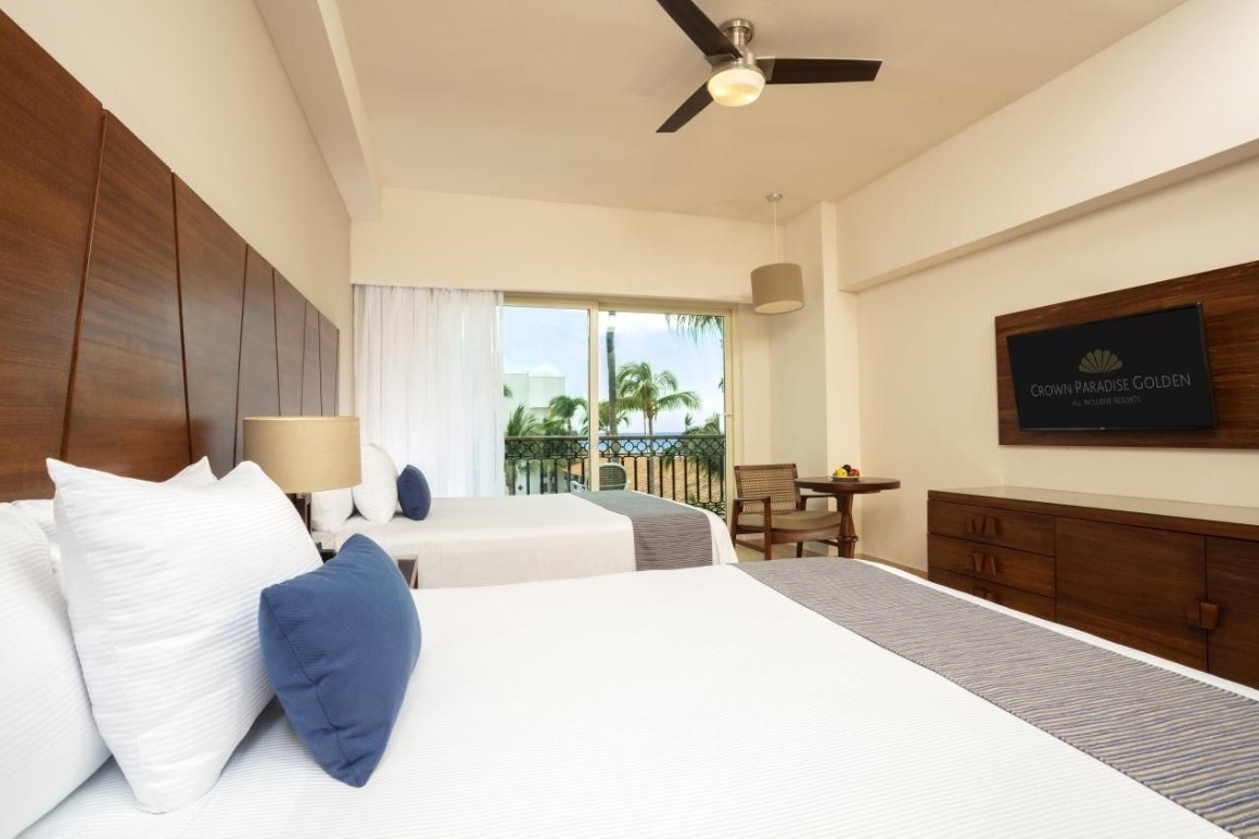 CROWN PARADISE GOLDEN ONLY ADULTS ALL INCLUSIVE photo 1