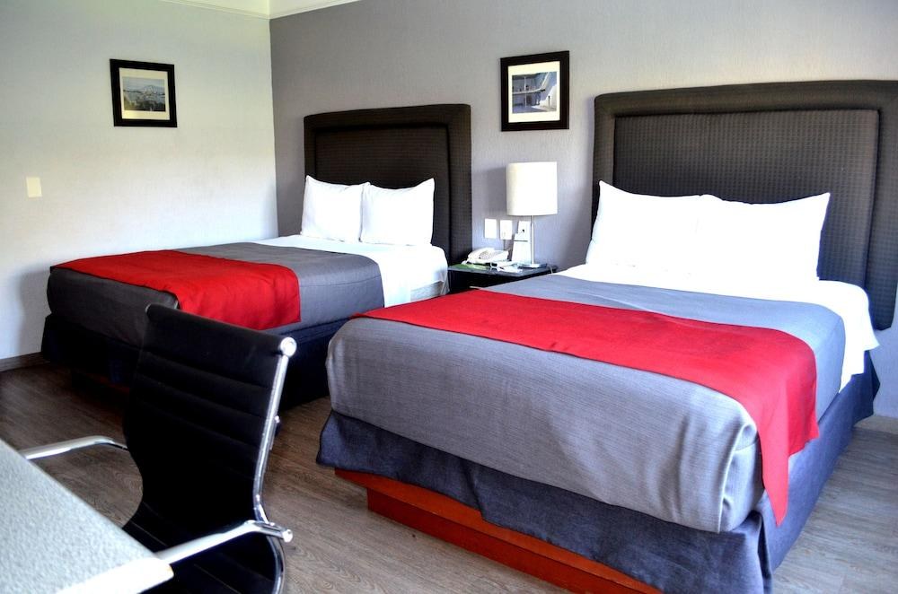 Plaza Camelinas Hotel photo 3