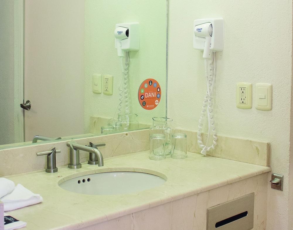 Comfort Inn Monterrey Valle photo 3