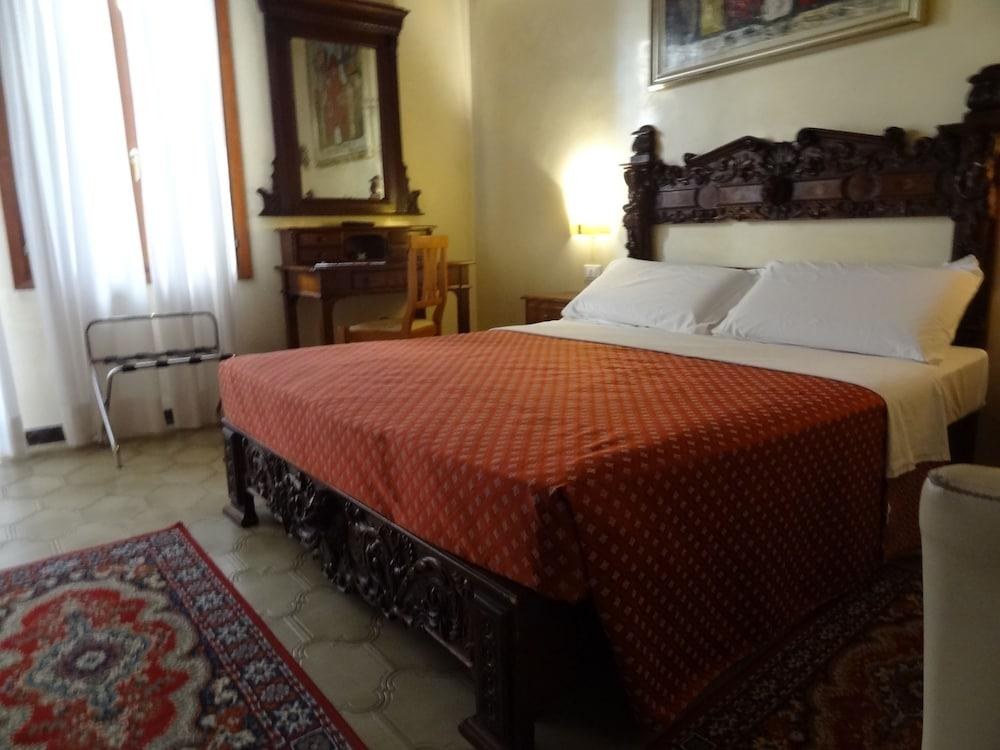 MINERVA HOTEL photo 2