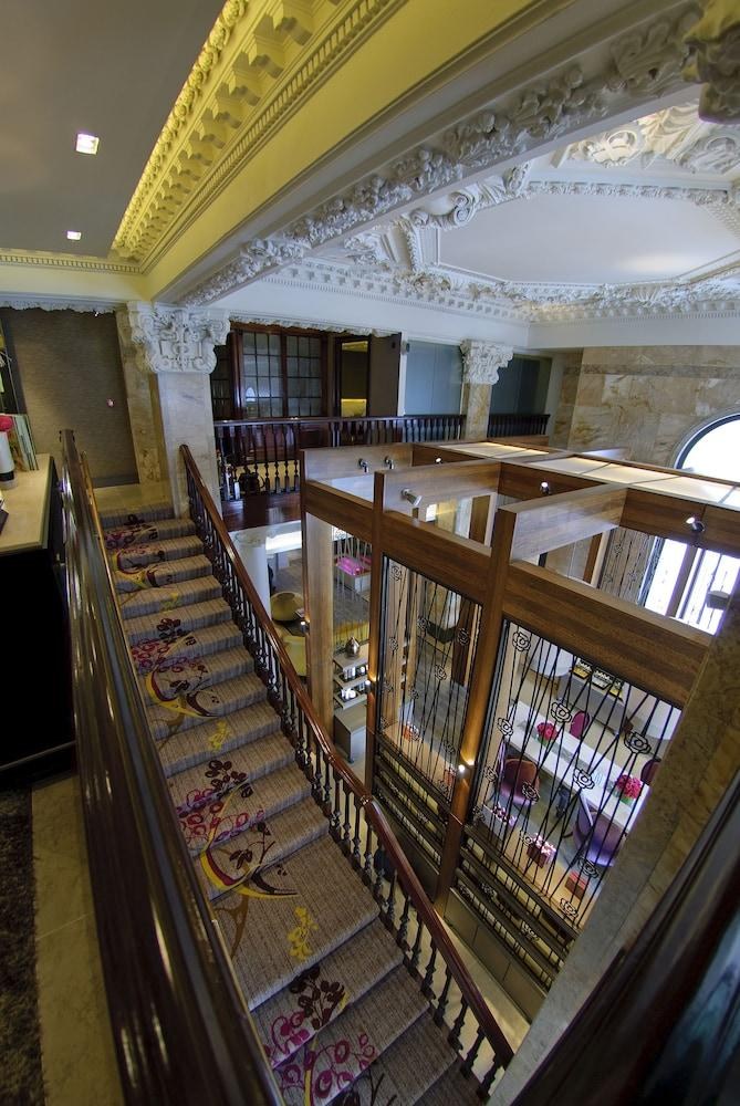 SOFITEL ST JAMES photo 2
