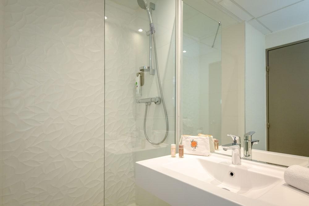 IBIS STYLES CANNES LE CANNET photo 3