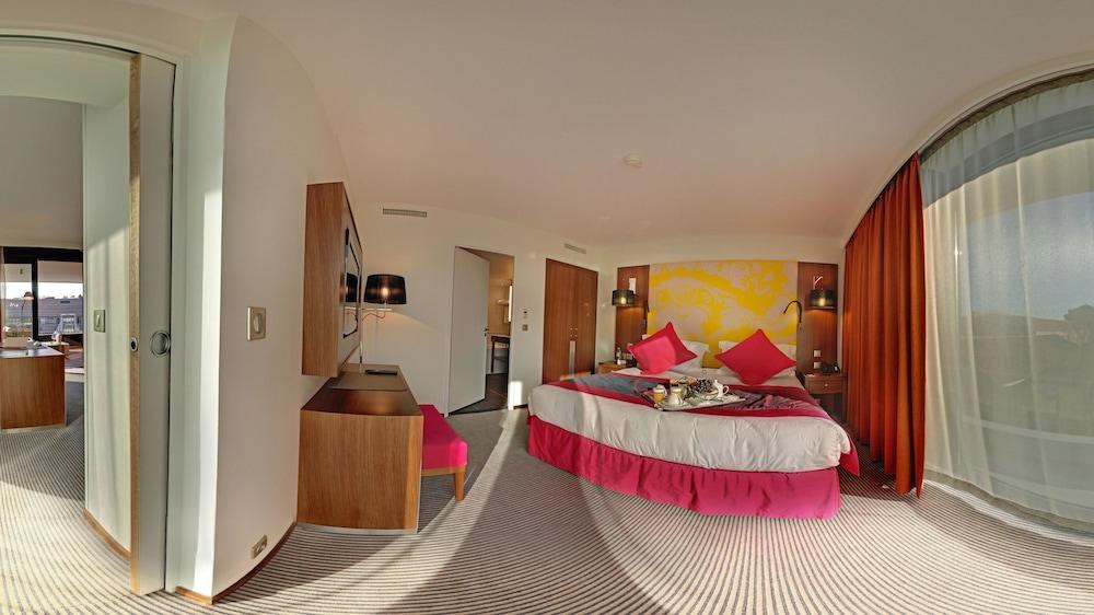CROWNE PLAZA MONTPELLIER CORUM photo 2