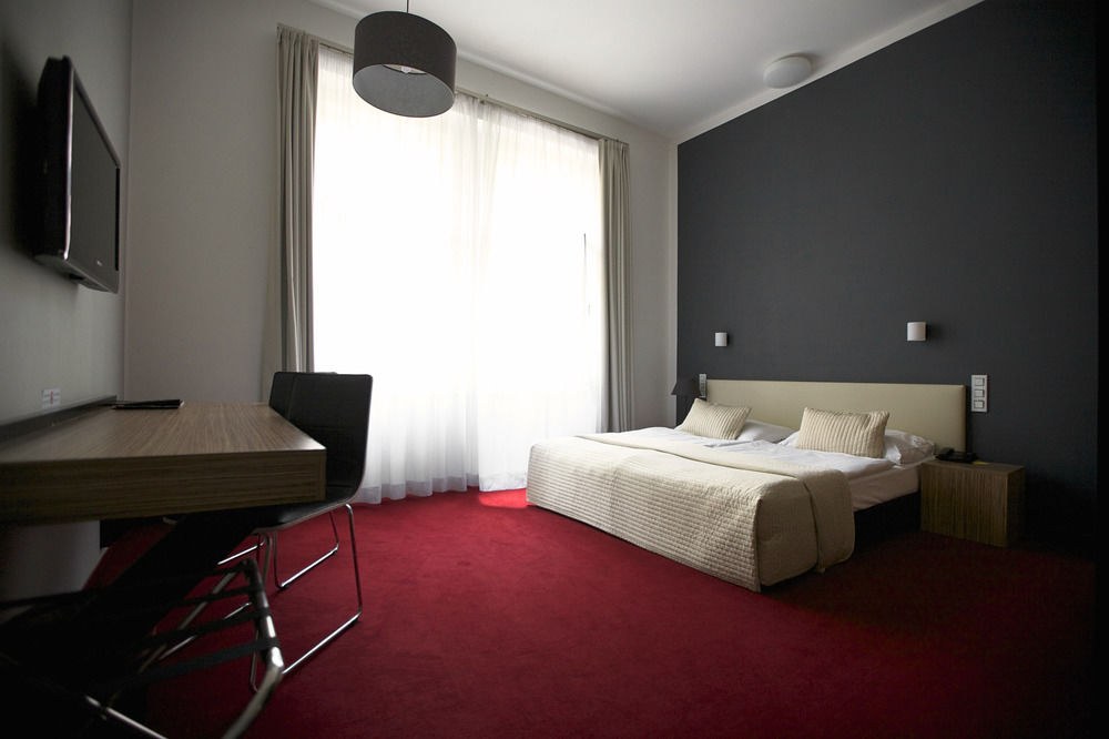 Hotel Noir photo 1