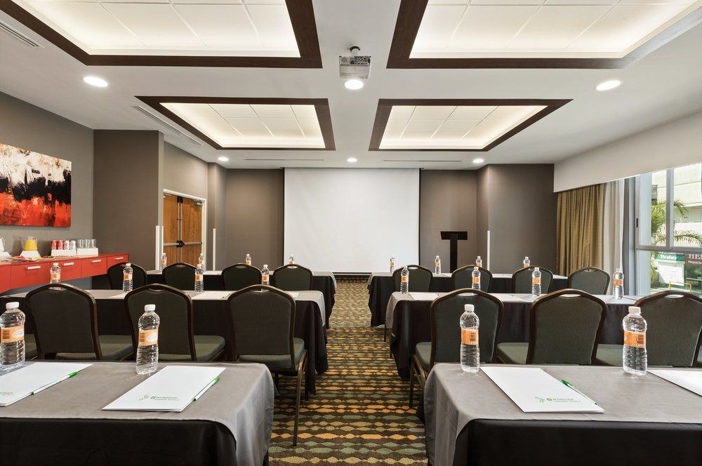 Wyndham Garden Guadalajara Acueducto photo 1