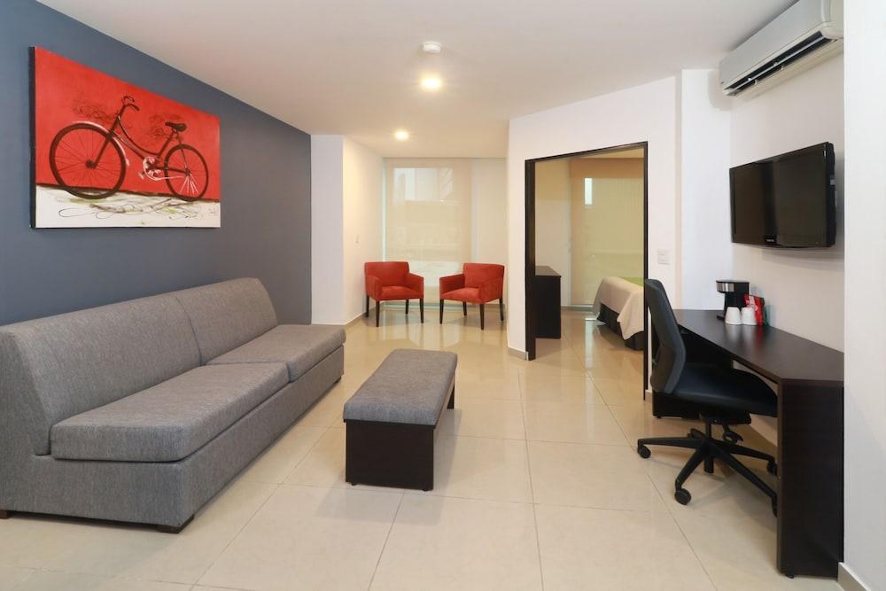 Wyndham Garden Guadalajara Acueducto photo 3