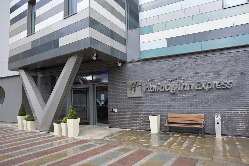 HOLIDAY INN EXPRESS CITY CENTRE ARENA photo 4