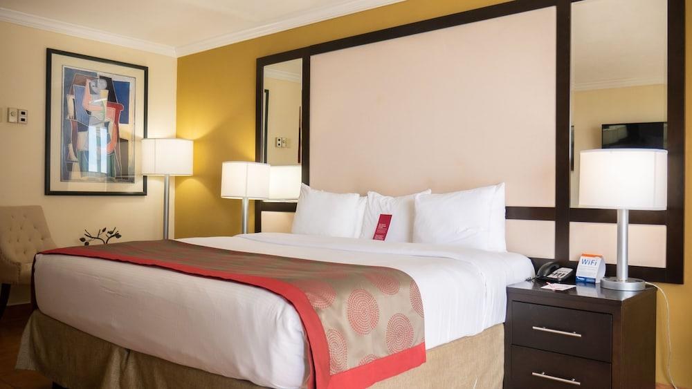 Ramada Plaza Marco Polo Beach Resort photo 4