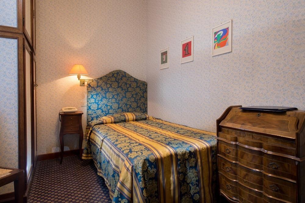 HOTEL LA MERIDIANA photo 4