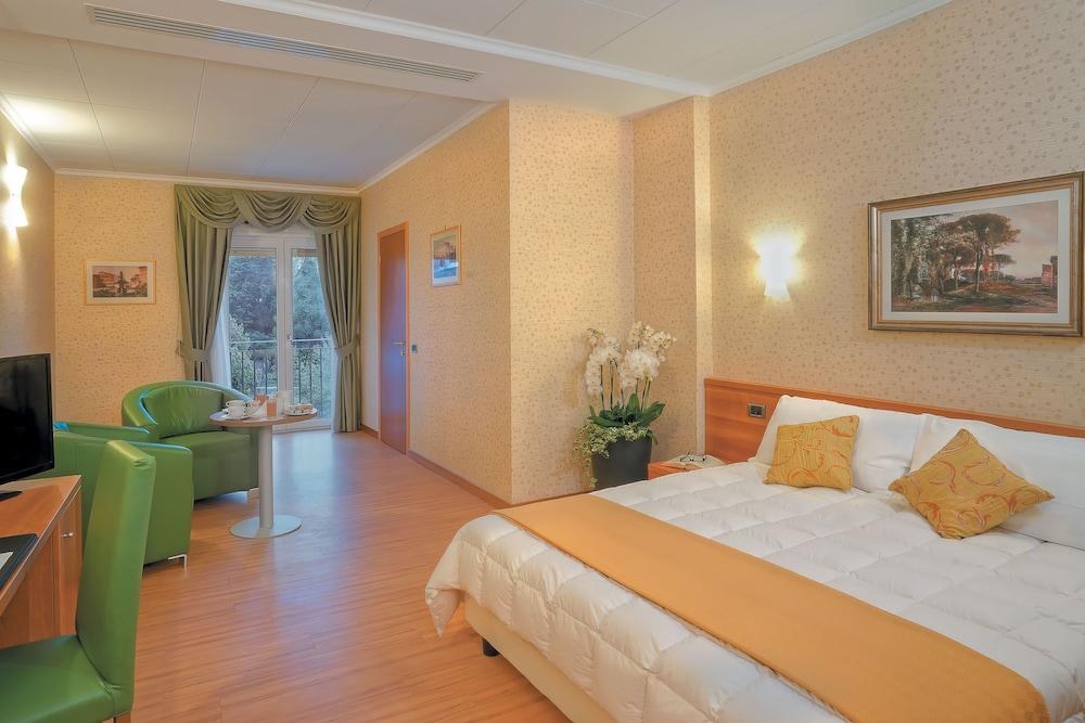 ELE GREEN PARK HOTEL PAMPHILI photo 4