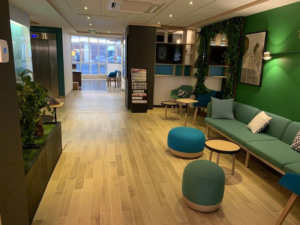 HOLIDAY INN PARIS - MONTMARTRE photo 3