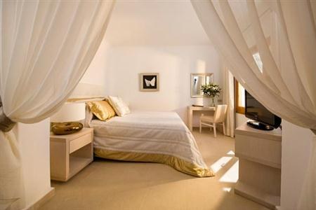 GOLD SUITES photo 2
