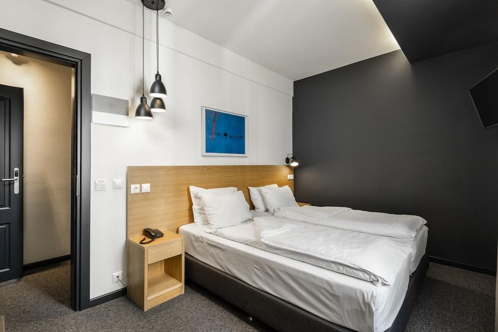 PARK HOTEL photo 2