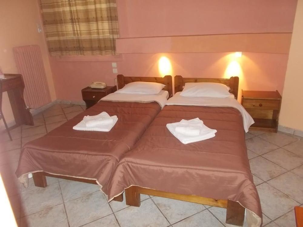 ELITE HOTEL photo 2