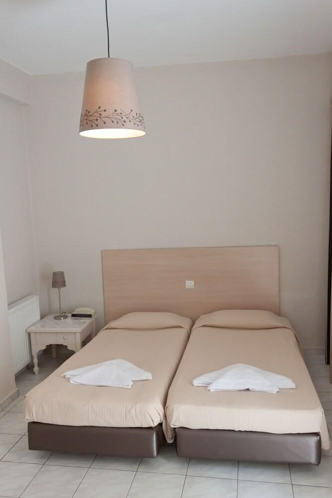 NEP CENTER HOTEL RODOS photo 2