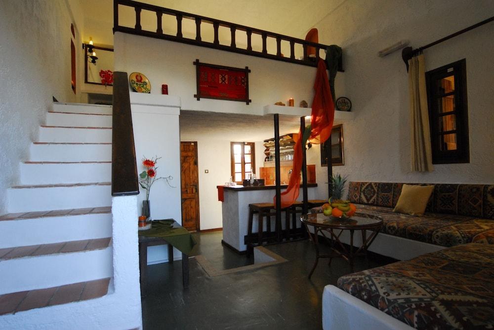 MALIA STUDIOS APARTMENTS photo 3