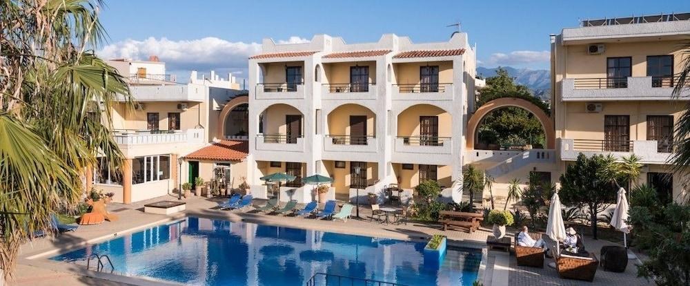 NIREAS HOTEL photo 3