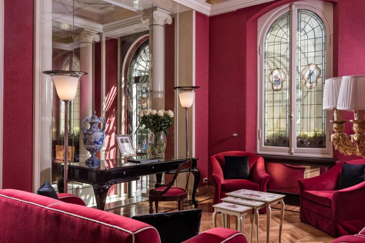 REGENCY HOTEL photo 2