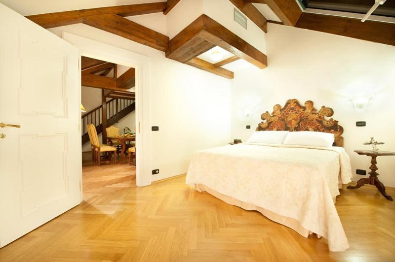 CHARLES BRIDGE PALACE photo 4
