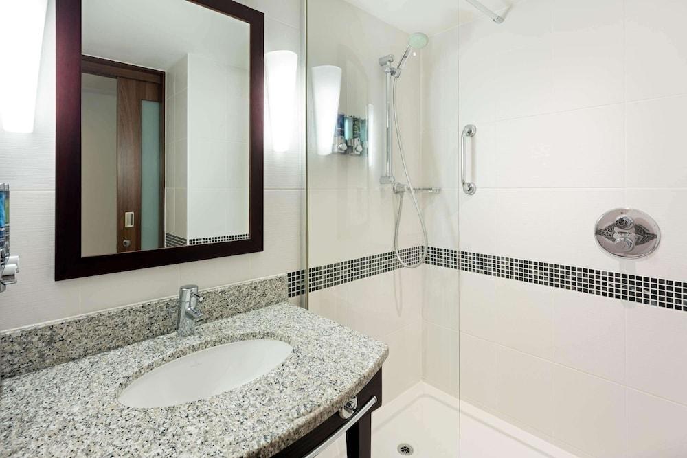 Hampton by Hilton London Croydon photo 2