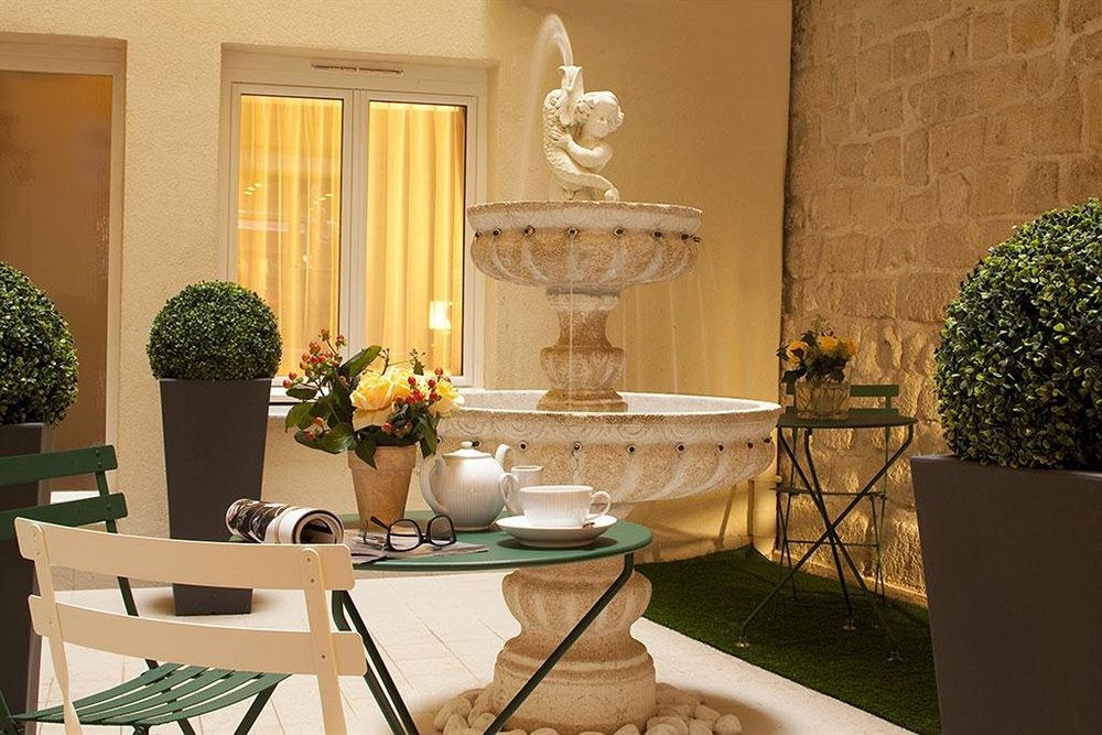 Hotel Saint Honore 85