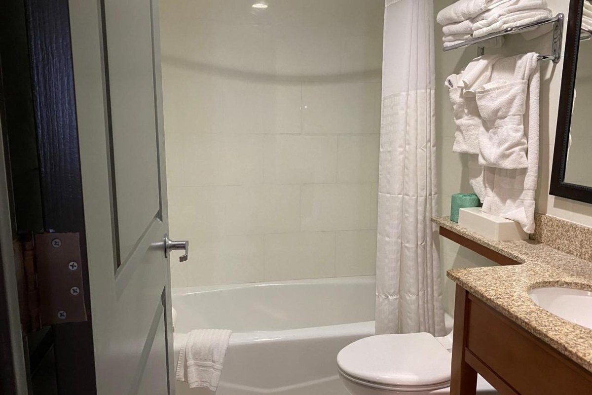 Ramada by Wyndham New York Times Square West photo 4