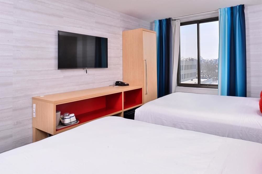 COMFORT INN BROOKLYN photo 2