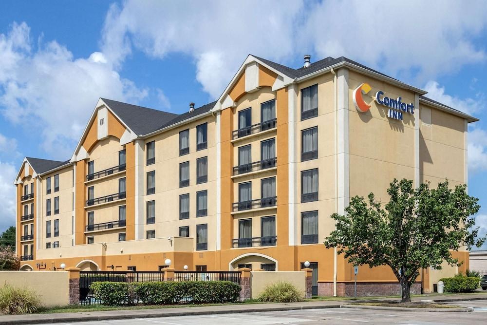 COMFORT INN HWY. 290/NW photo 3