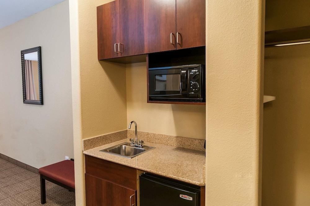 COMFORT SUITES HOBBY AIRPORT photo 2