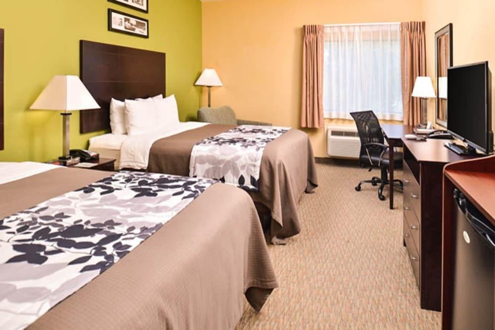 SLEEP INN & SUITES photo 3
