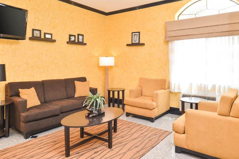 SLEEP INN & SUITES photo 4