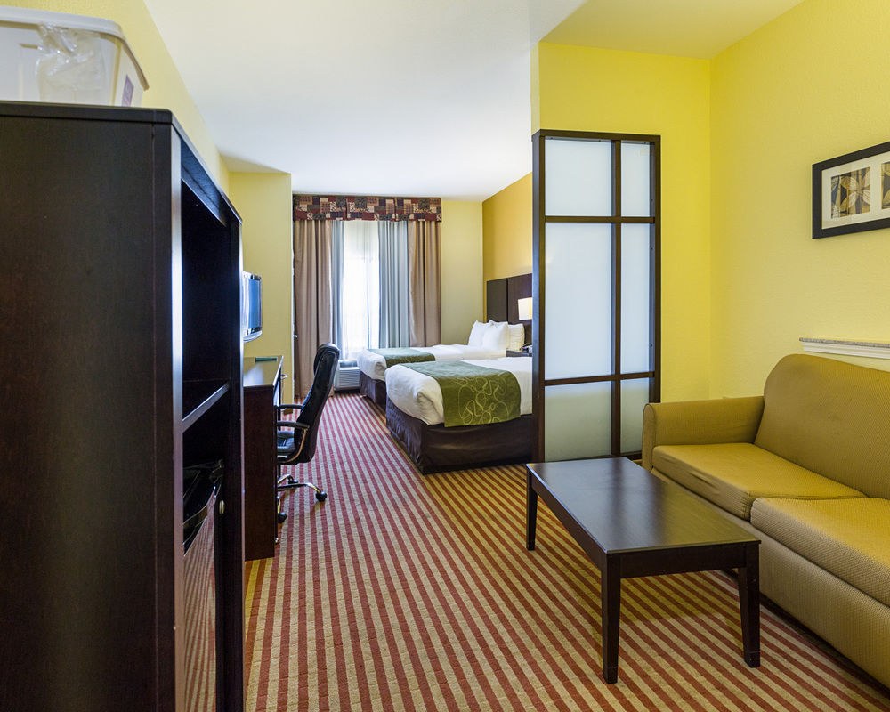 COMFORT SUITES WEST ENERGY CORRIDOR photo 1