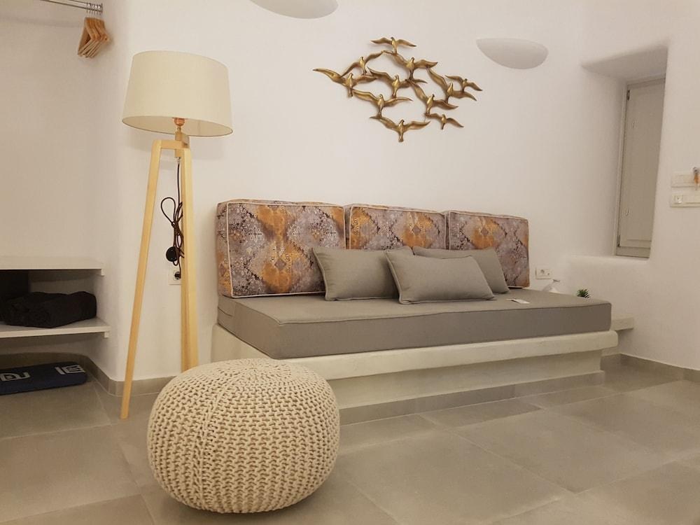Adamant Suites photo 2