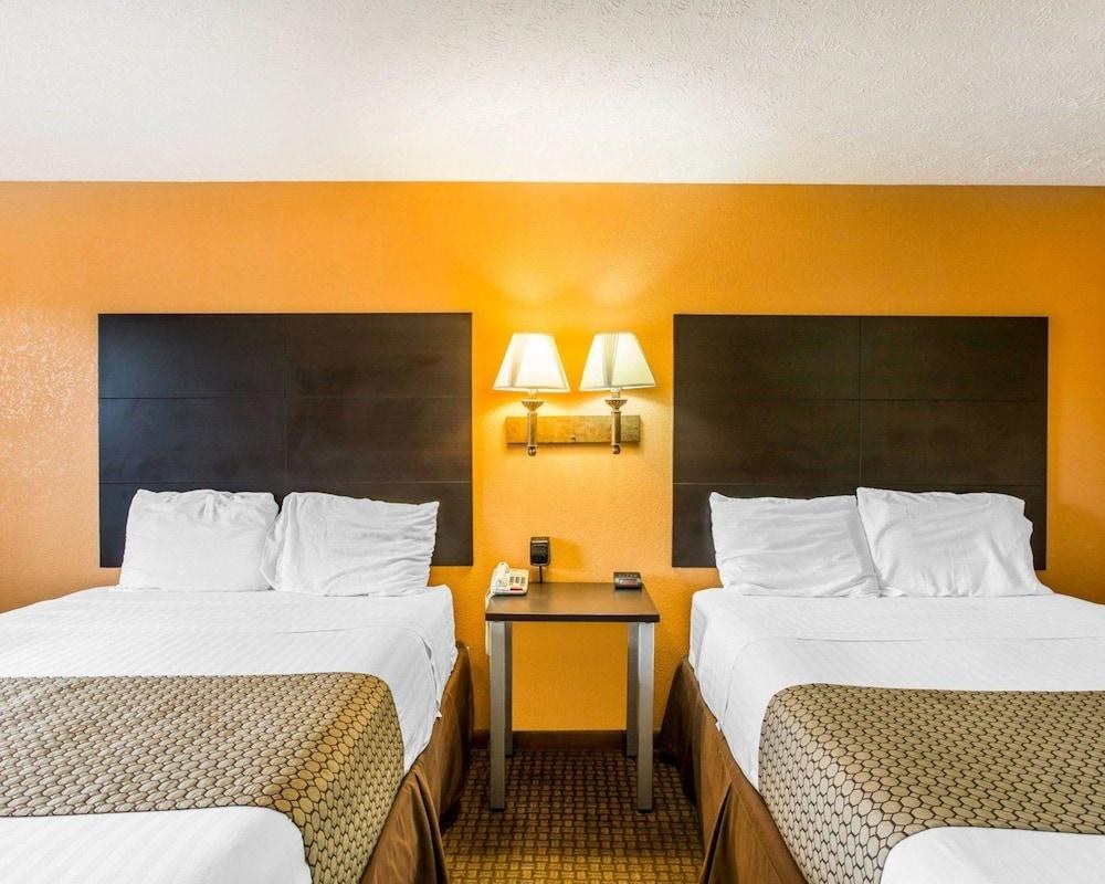 ECONO LODGE NORTH photo 3