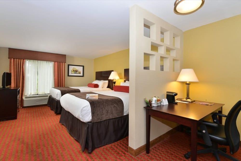 QUALITY SUITES NASHVILLE AIRPORT photo 2