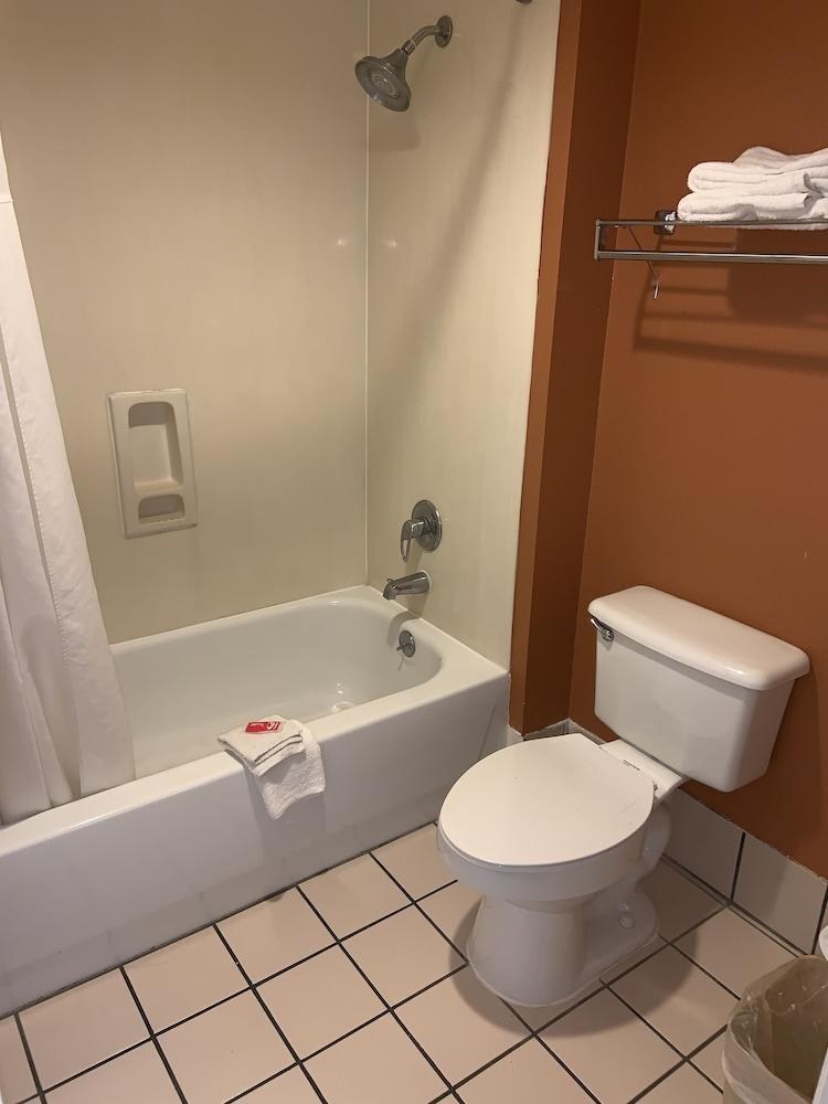 ECONO LODGE DOWNTOWN SOUTH photo 3