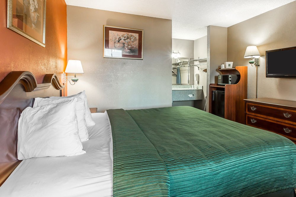QUALITY INN & SUITES MACON NORTH