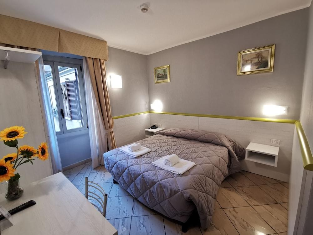 HOTEL BRIANZA photo 4