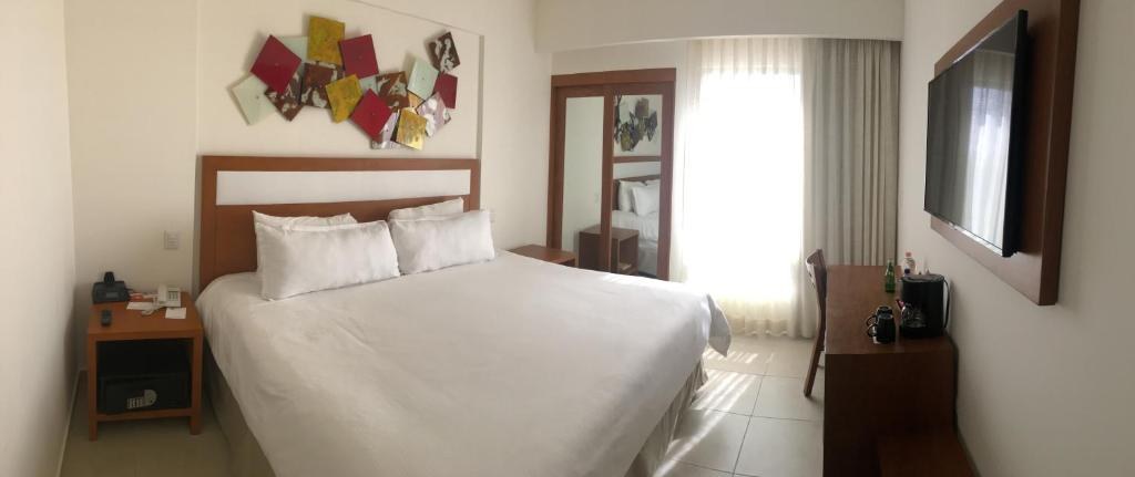 AMBIANCE SUITES HOTEL photo 2